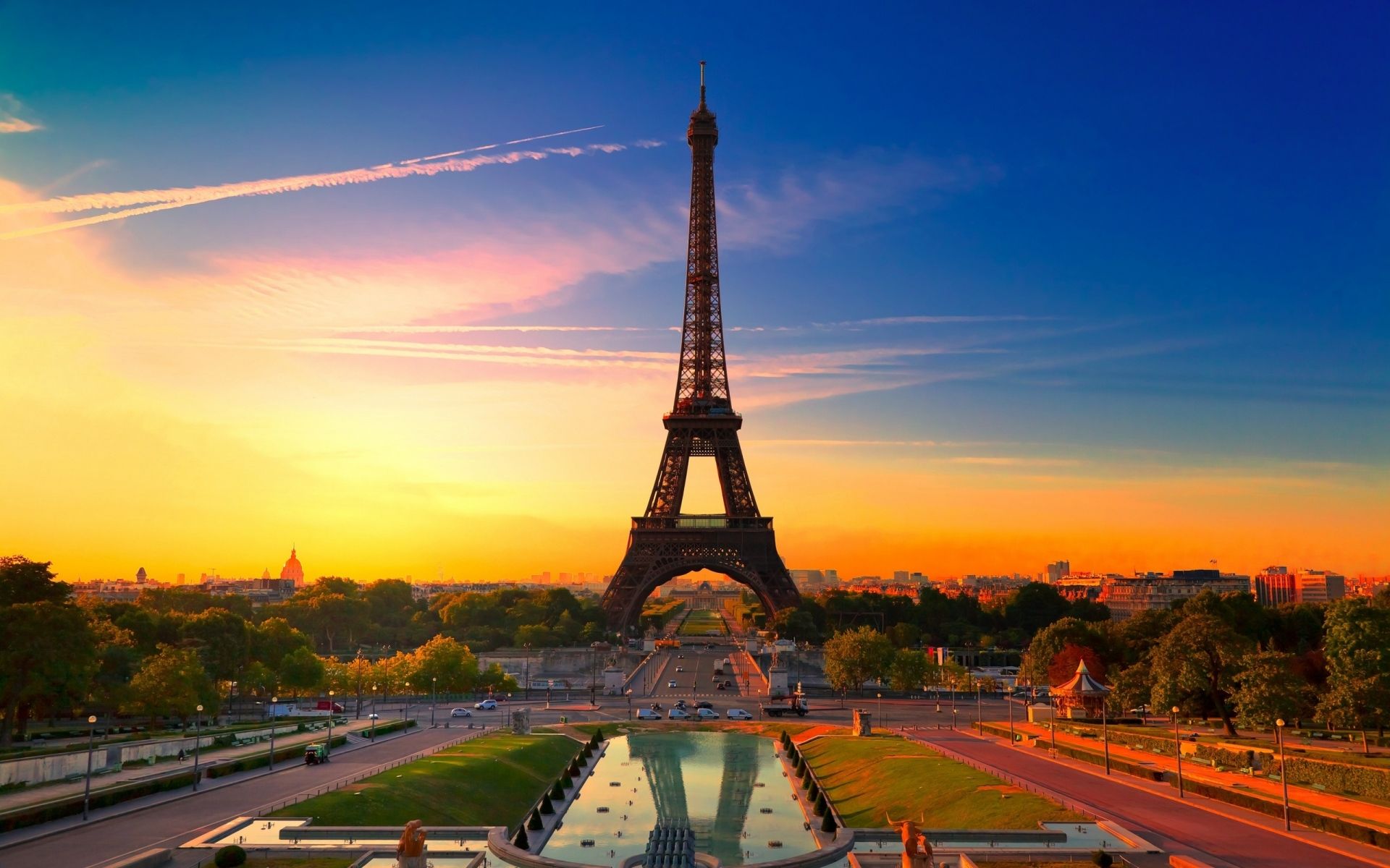 Tháp Eiffel hóa tác phẩm nghệ thuật ảo diệu ngoạn mục qua ảnh Địa điểm du lịch